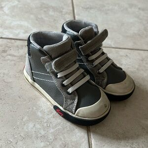 Boys high top sneakers toddler boy size 7
